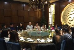 吃貨團(tuán)隊(duì)聚餐進(jìn)行時